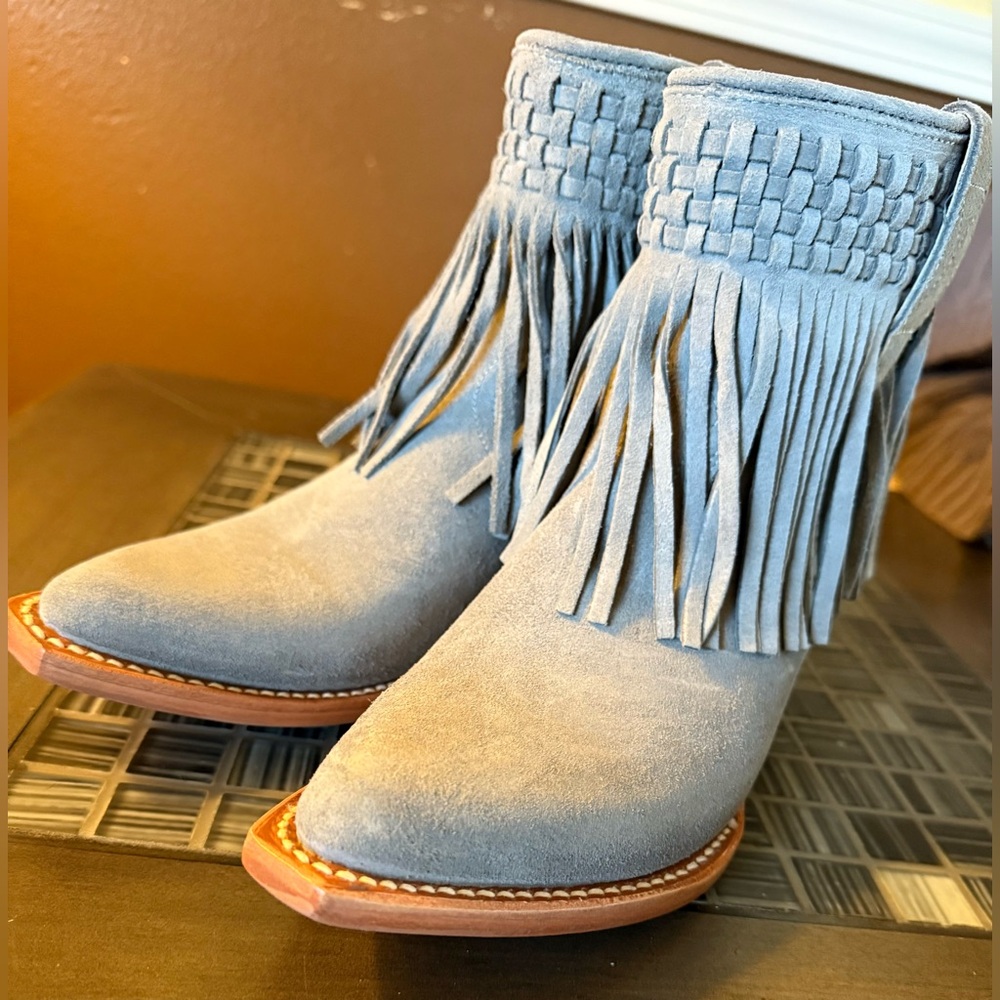 🔥 FRYE Suede Leather Sacha Fringe Boots- Steel Blue.
Gorgeous Boots! New in box!